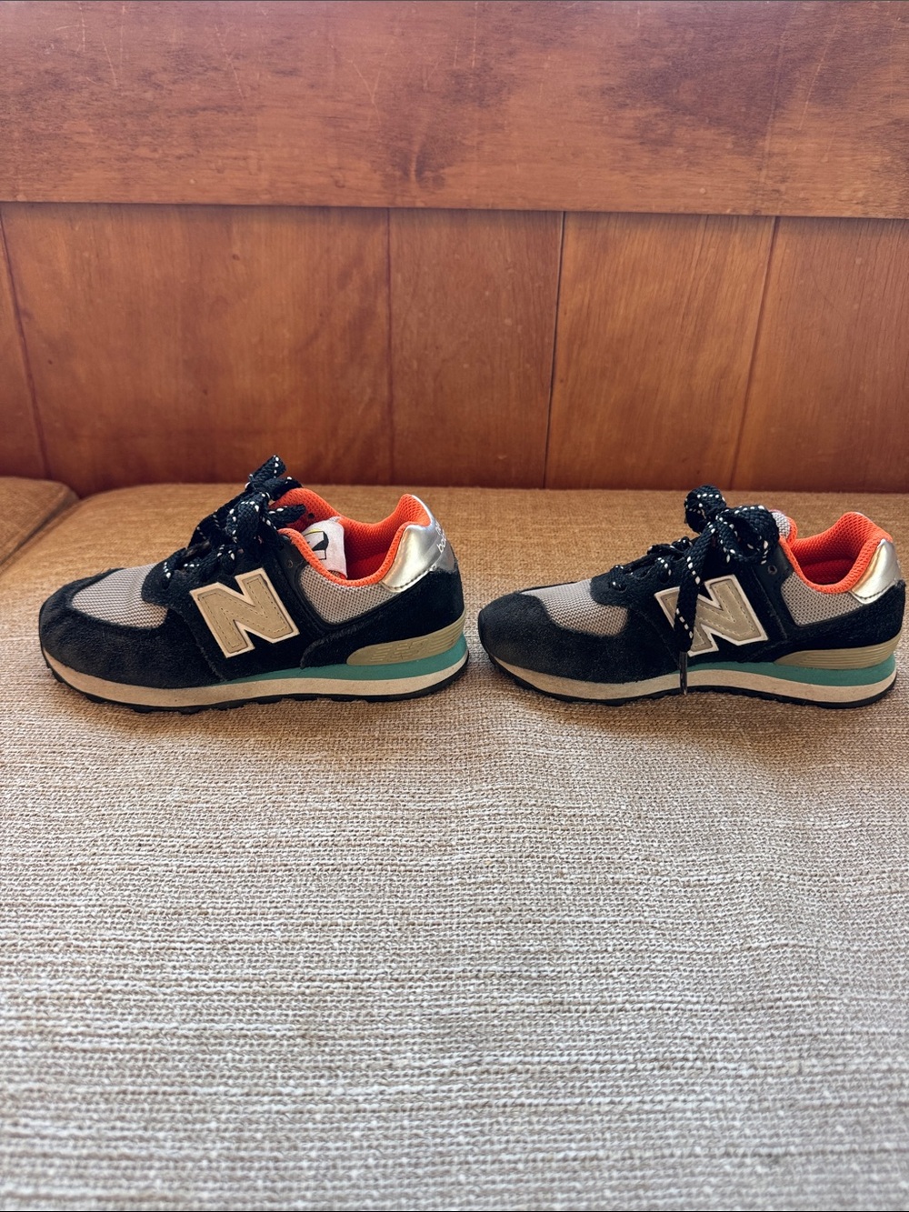 New Balance 574 Kids Sneakers super awesome color size 12 - Picture 6 of 9